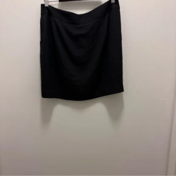 Theory Mini Black Skirt With Side Pockets. Size 12 - Picture 2 of 6